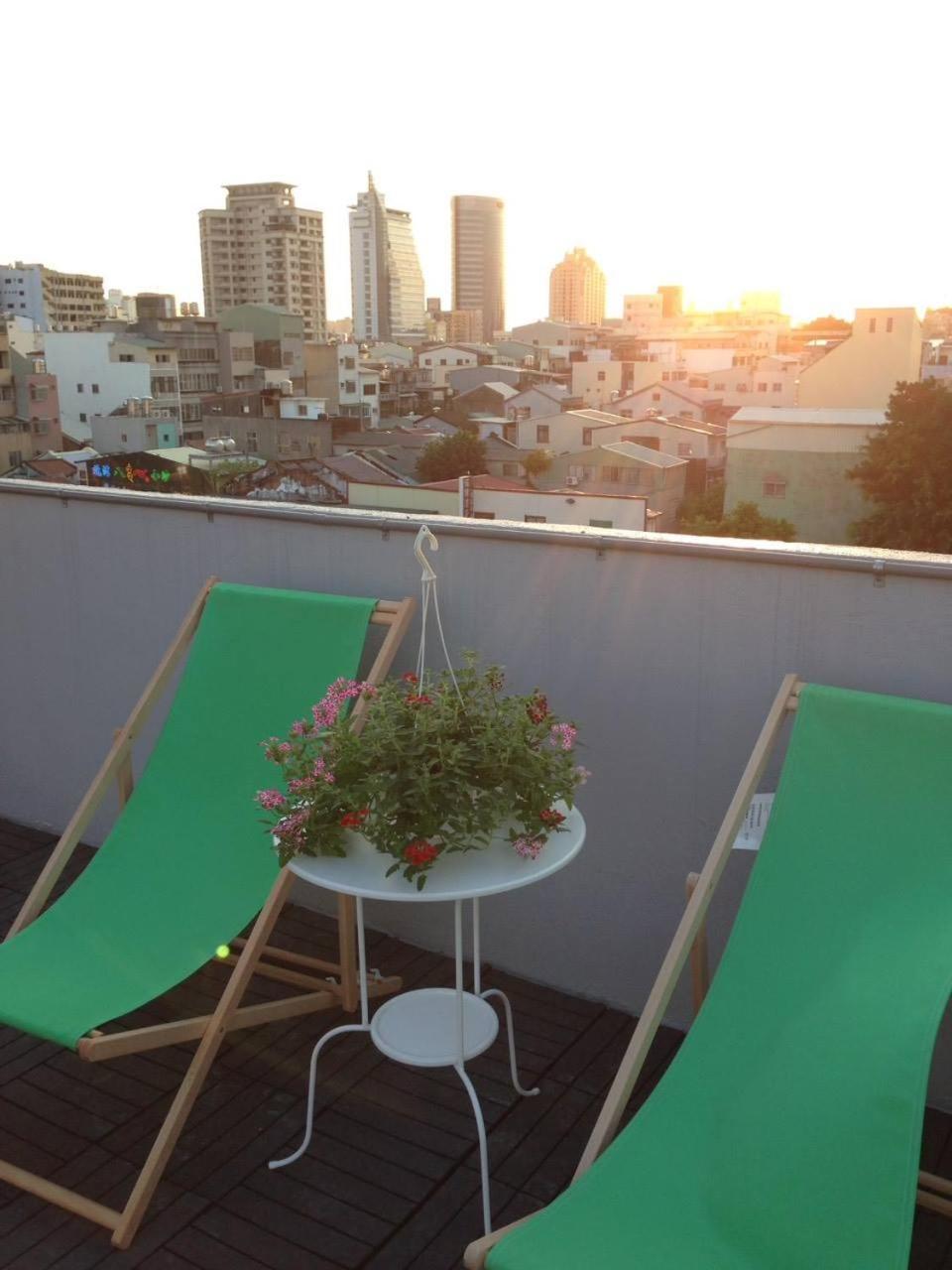 Loft18 Hostel Tainan Exterior foto